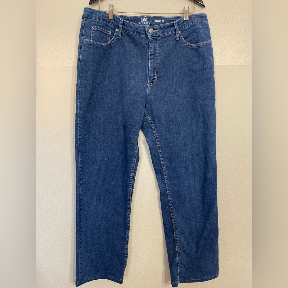 Lee Riders Relaxed Fit Blue Jeans. Plus 18